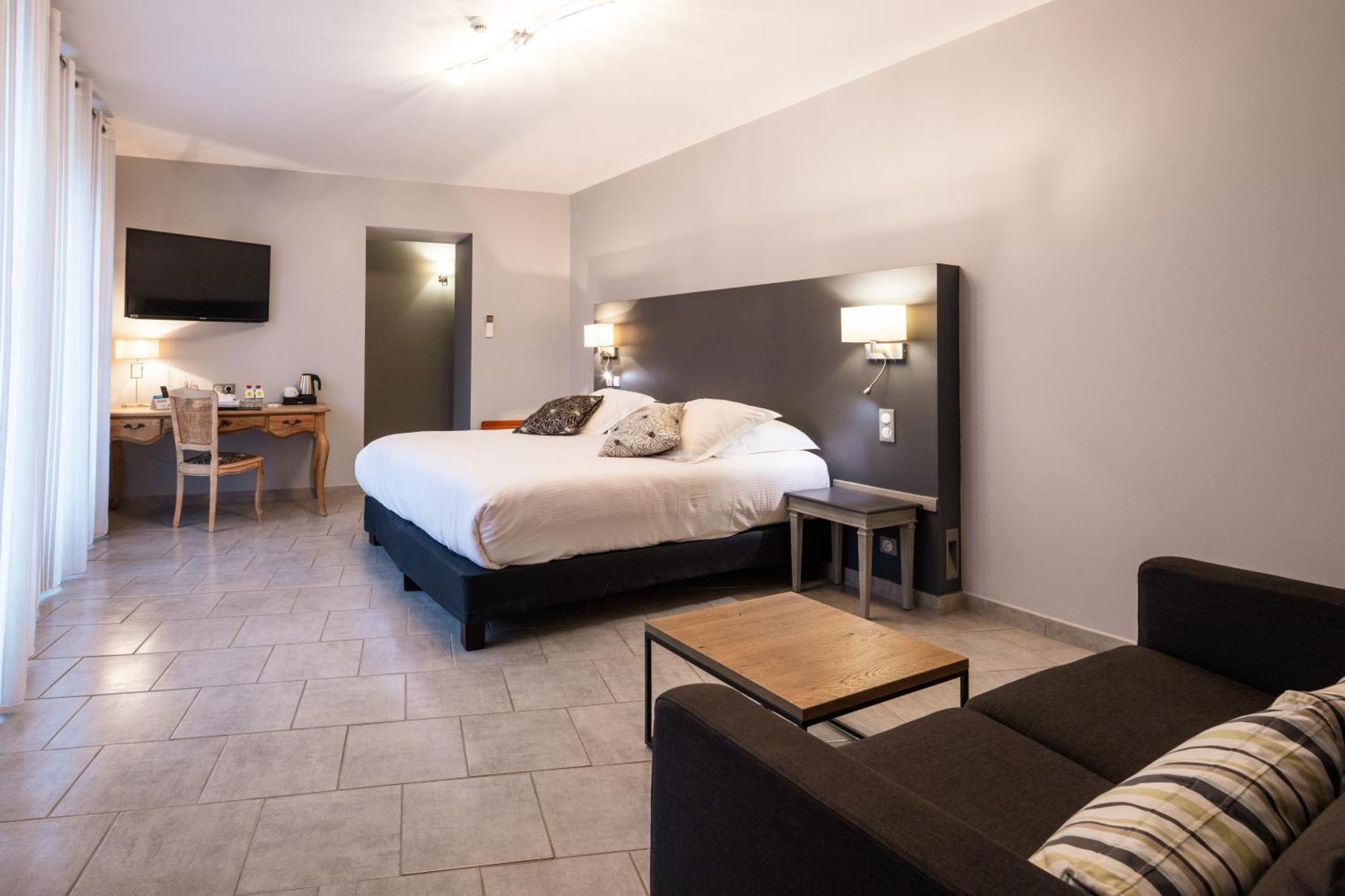 Logis Hotel Restaurant De La Paix Lodeve Luaran gambar