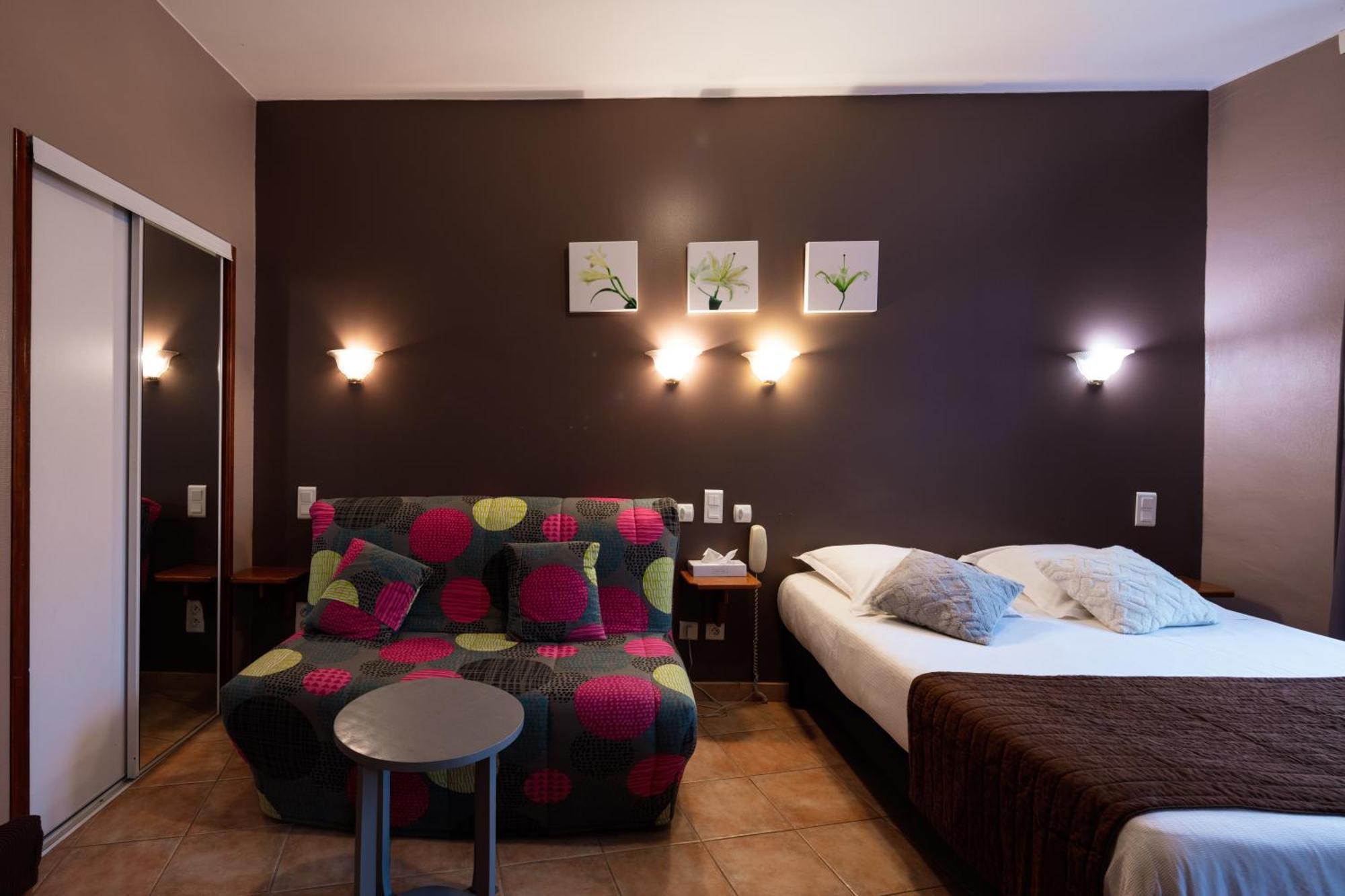 Logis Hotel Restaurant De La Paix Lodeve Luaran gambar