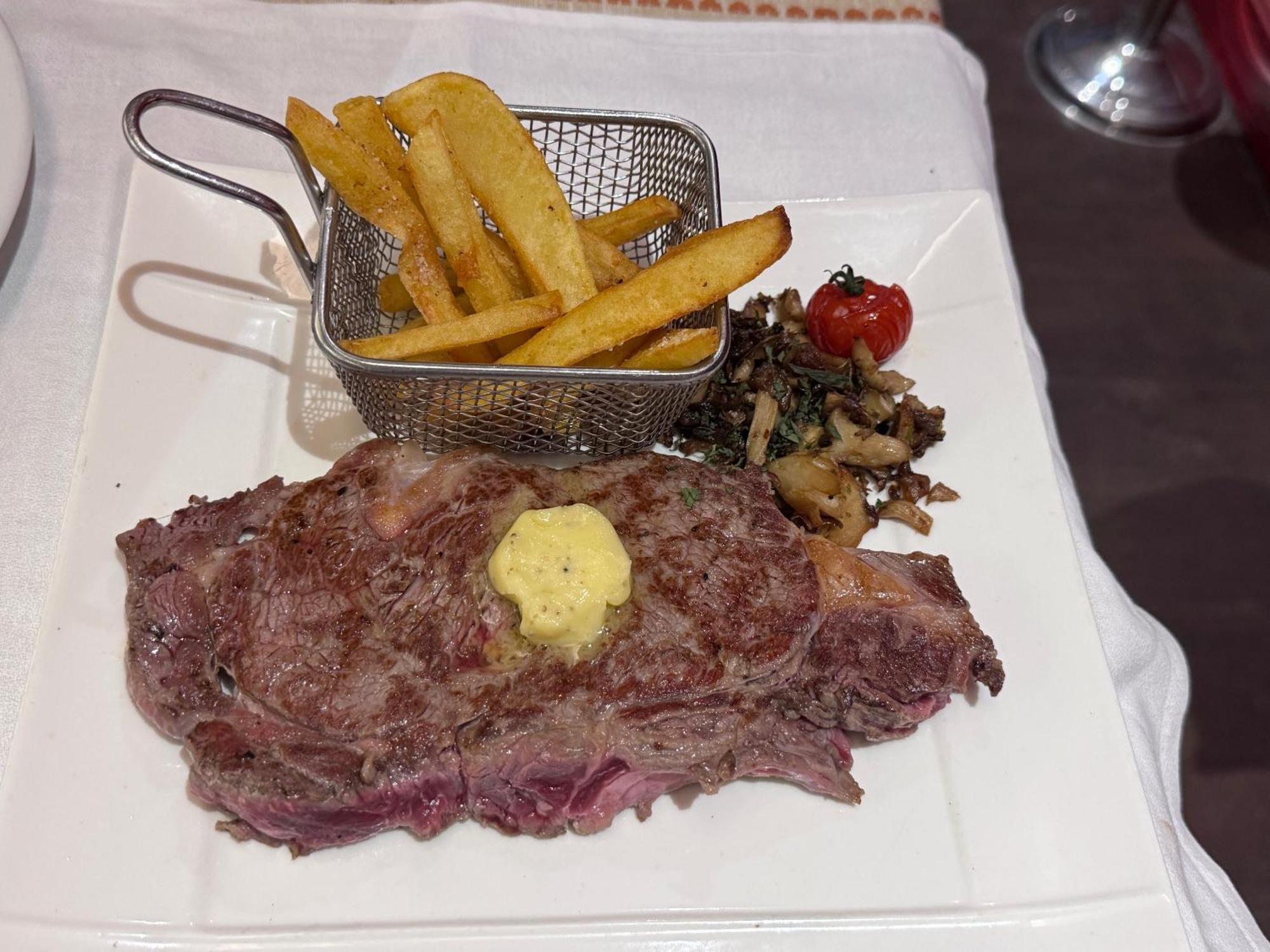 Logis Hotel Restaurant De La Paix Lodeve Luaran gambar