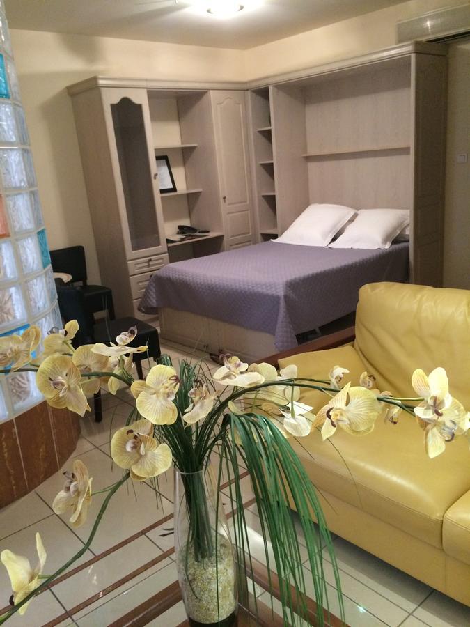 Logis Hotel Restaurant De La Paix Lodeve Luaran gambar
