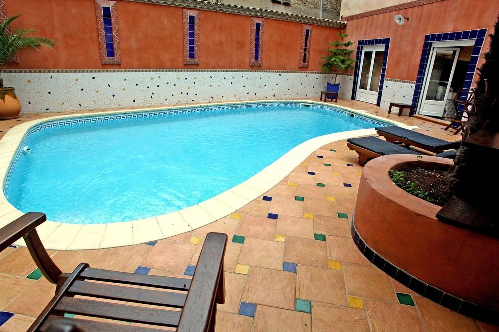 Logis Hotel Restaurant De La Paix Lodeve Luaran gambar