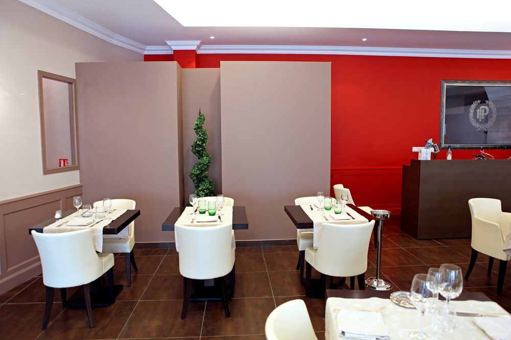 Logis Hotel Restaurant De La Paix Lodeve Luaran gambar