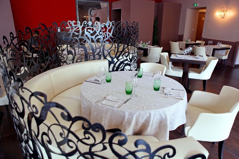 Logis Hotel Restaurant De La Paix Lodeve Luaran gambar