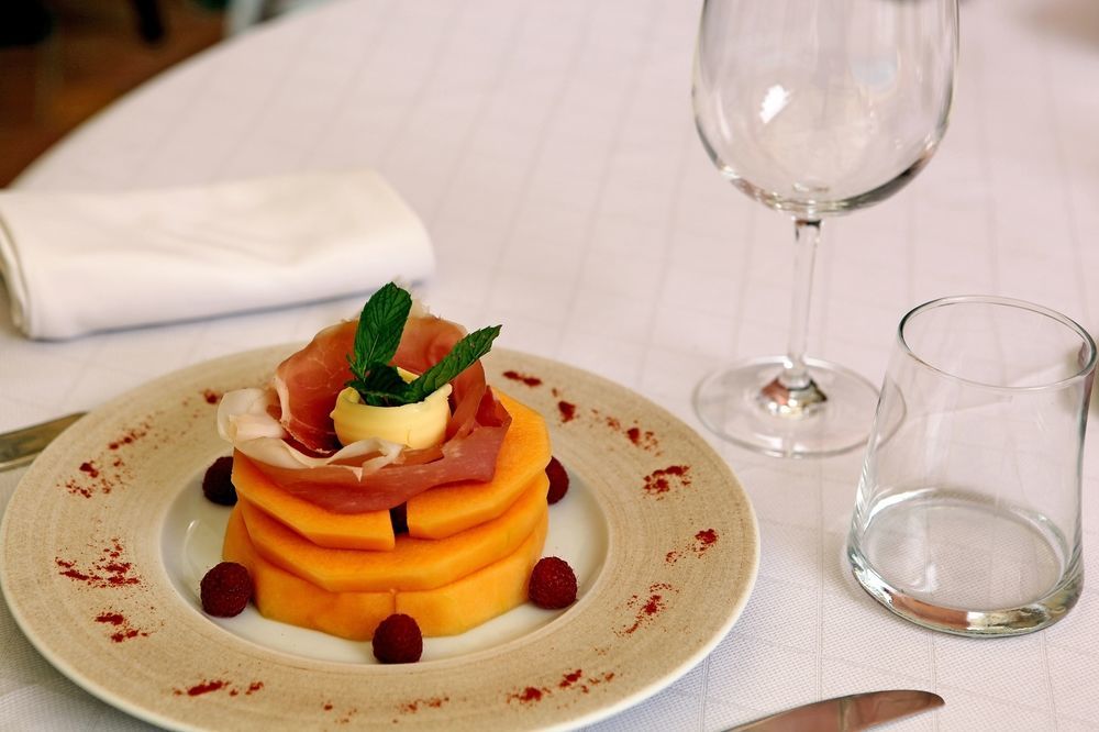 Logis Hotel Restaurant De La Paix Lodeve Luaran gambar